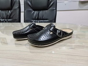 M-801 crna klompa 42