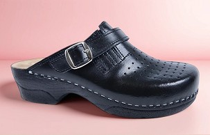 D-1074 crna klompa 36